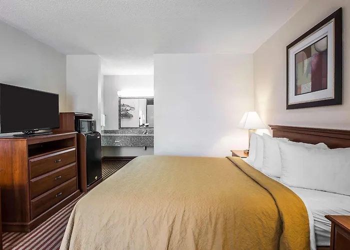 Best Hotels Near Madison, Wisconsin's Vibrant Hub